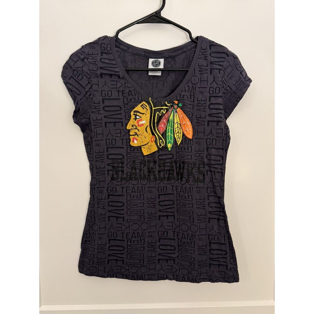 Chicago Blackhawks Official NHL WOMENS Gray SS Fitted T-Shirt Sz M Burnout